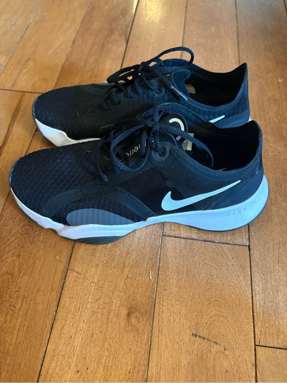 Nike Women’s Black and White Training Sneakers